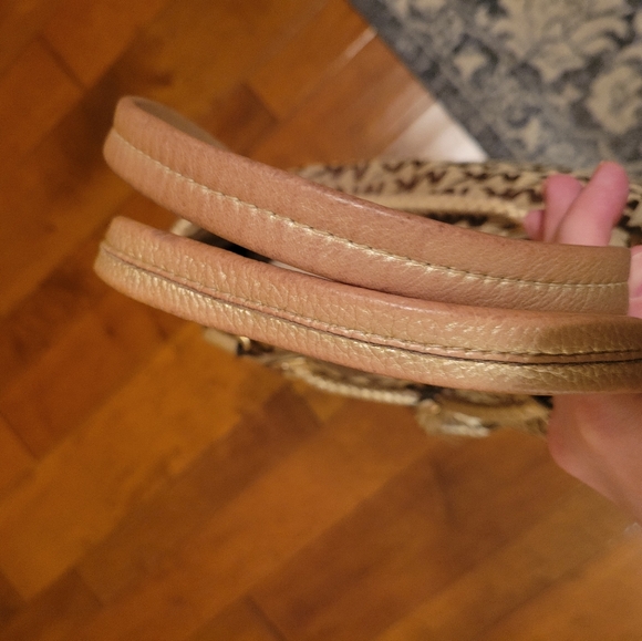 Michael Kors Large Gathered Signature Tote - Picture 5 of 9